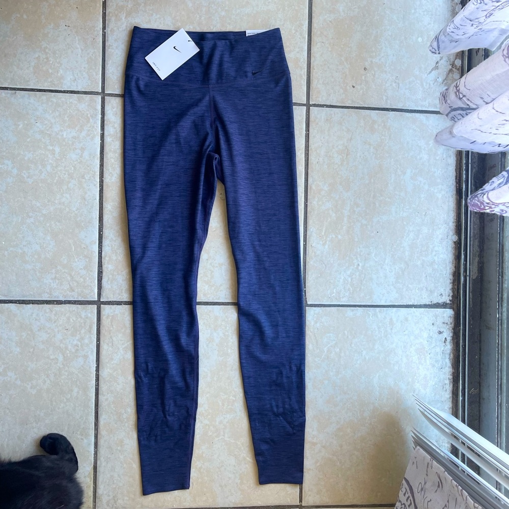 Nike Pro Athletic Workout Leggings